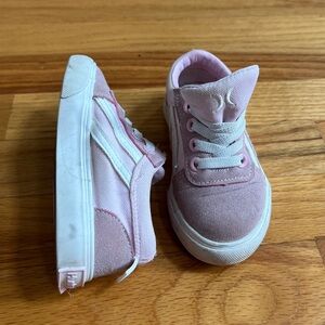 Hurley toddler girl shoes. No lace  toddler size 8